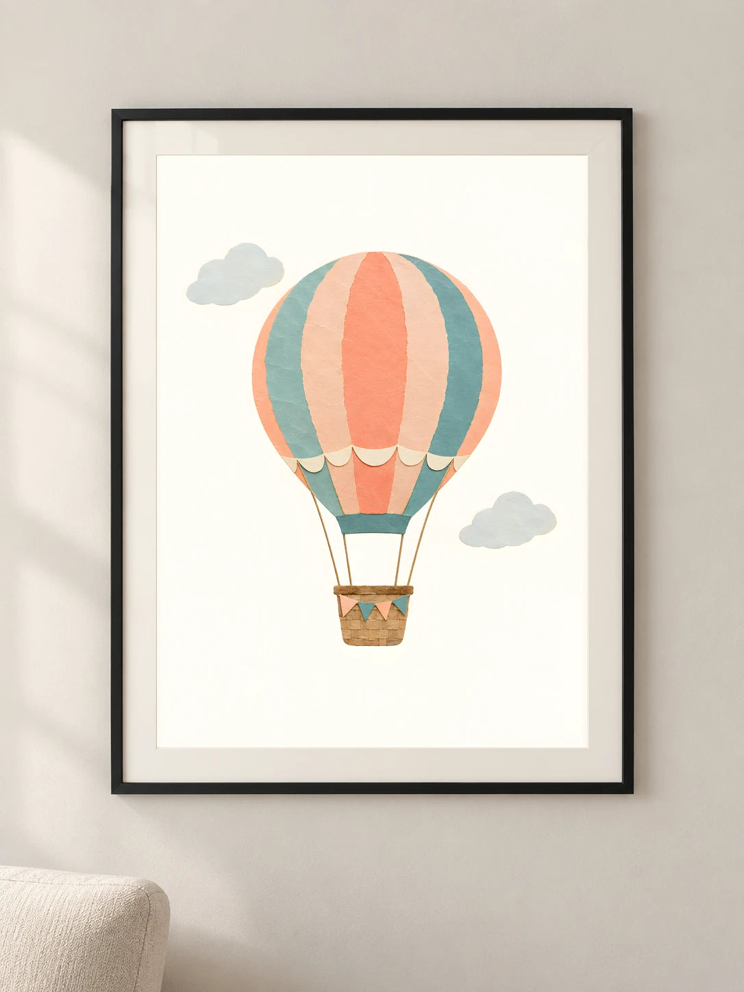 כדור פורח בשקט — framed — minimal-room-v3
